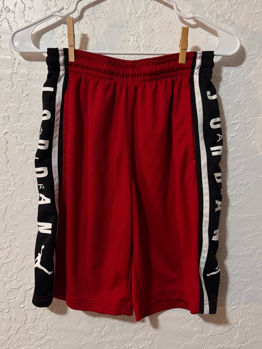 Nike Air Jordan Boys Basketball Shorts 
Boys size large